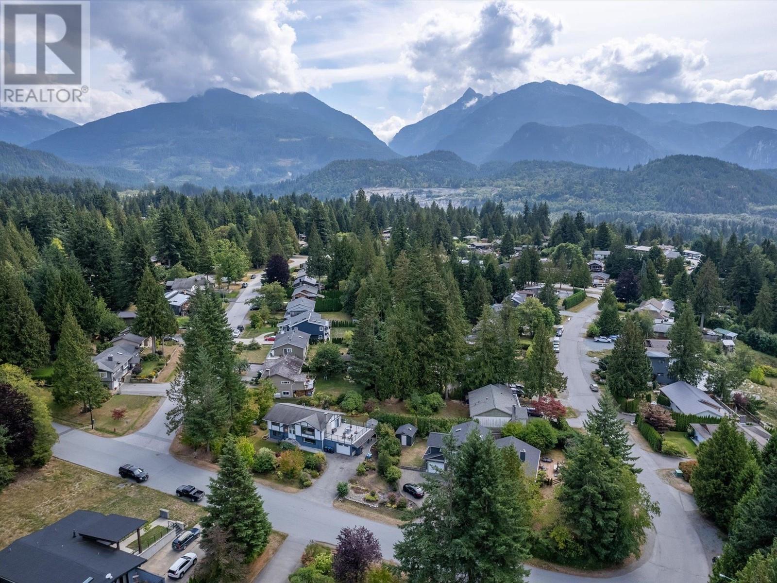 2360 Friedel Crescent, Squamish, British Columbia  V8B 0P3 - Photo 18 - R2828515
