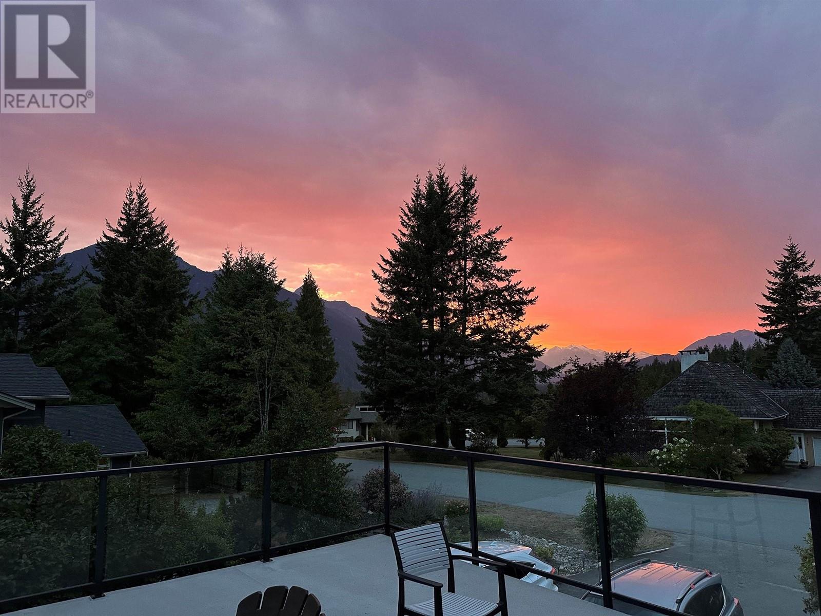 2360 Friedel Crescent, Squamish, British Columbia  V8B 0P3 - Photo 2 - R2828515