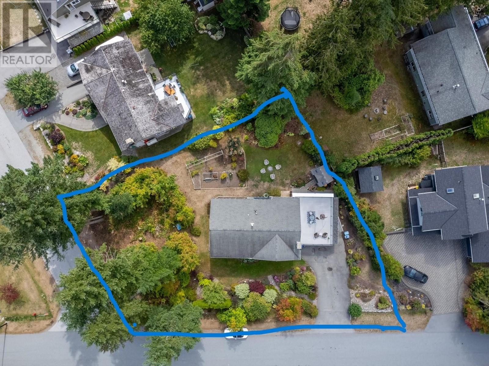 2360 Friedel Crescent, Squamish, British Columbia  V8B 0P3 - Photo 3 - R2828515