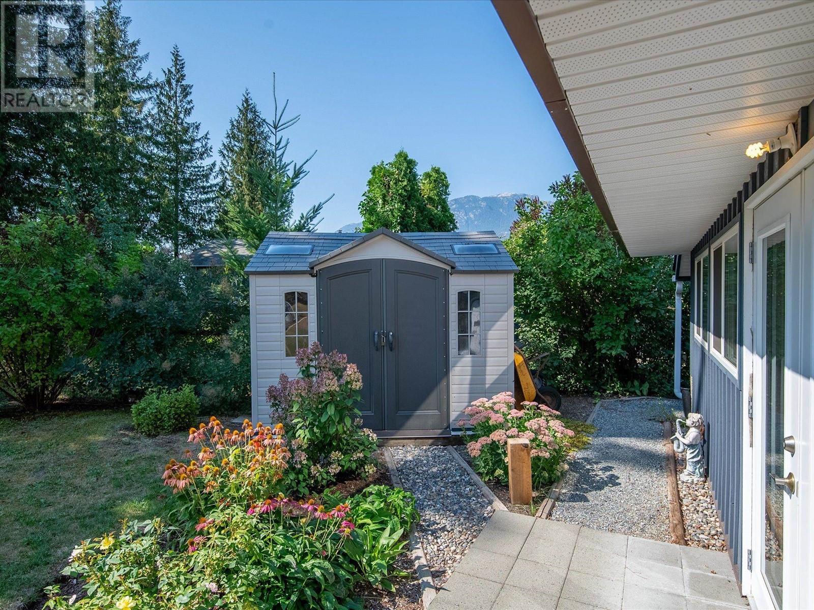 2360 Friedel Crescent, Squamish, British Columbia  V8B 0P3 - Photo 36 - R2828515