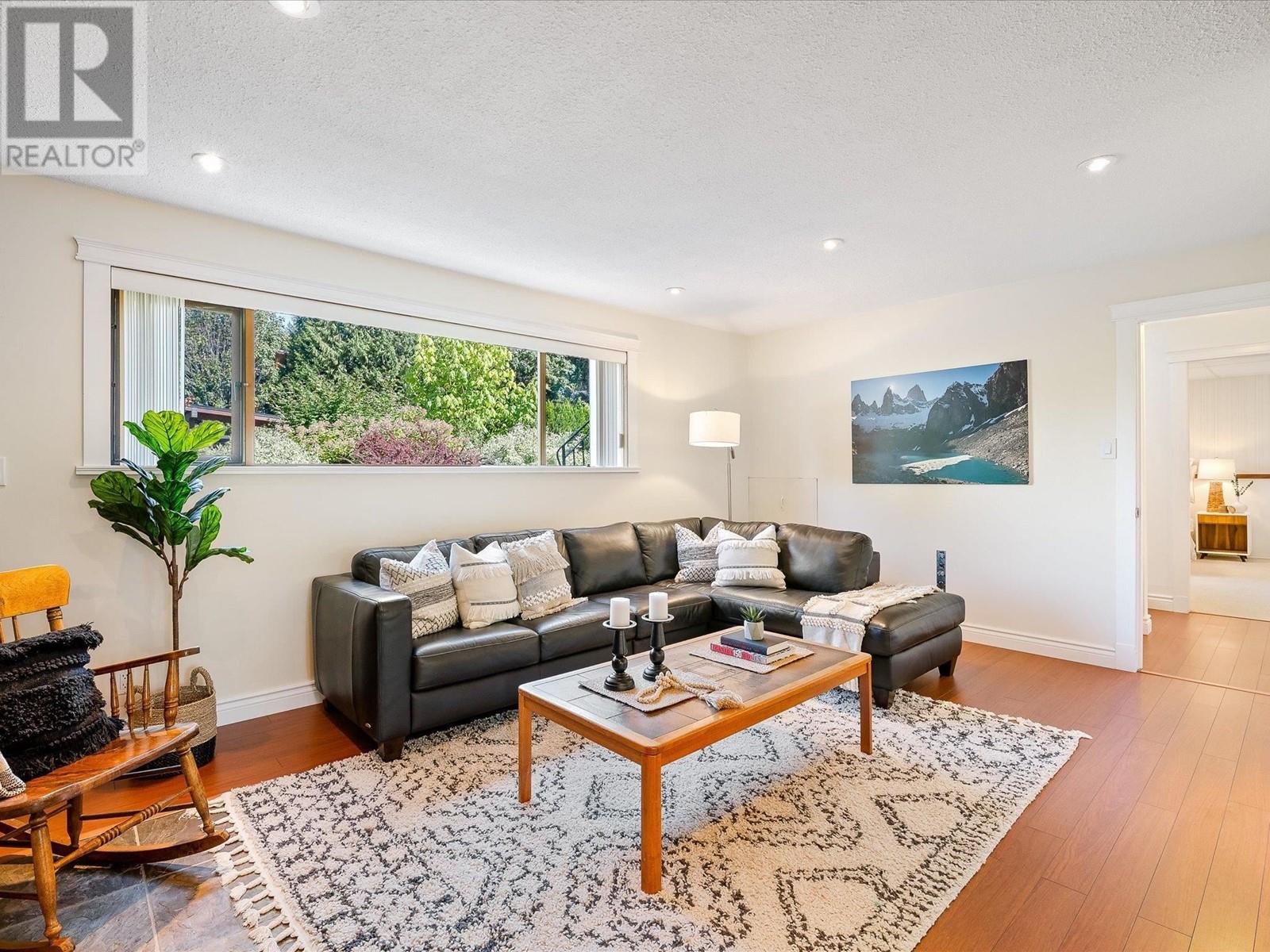 2360 Friedel Crescent, Squamish, British Columbia  V8B 0P3 - Photo 5 - R2828515