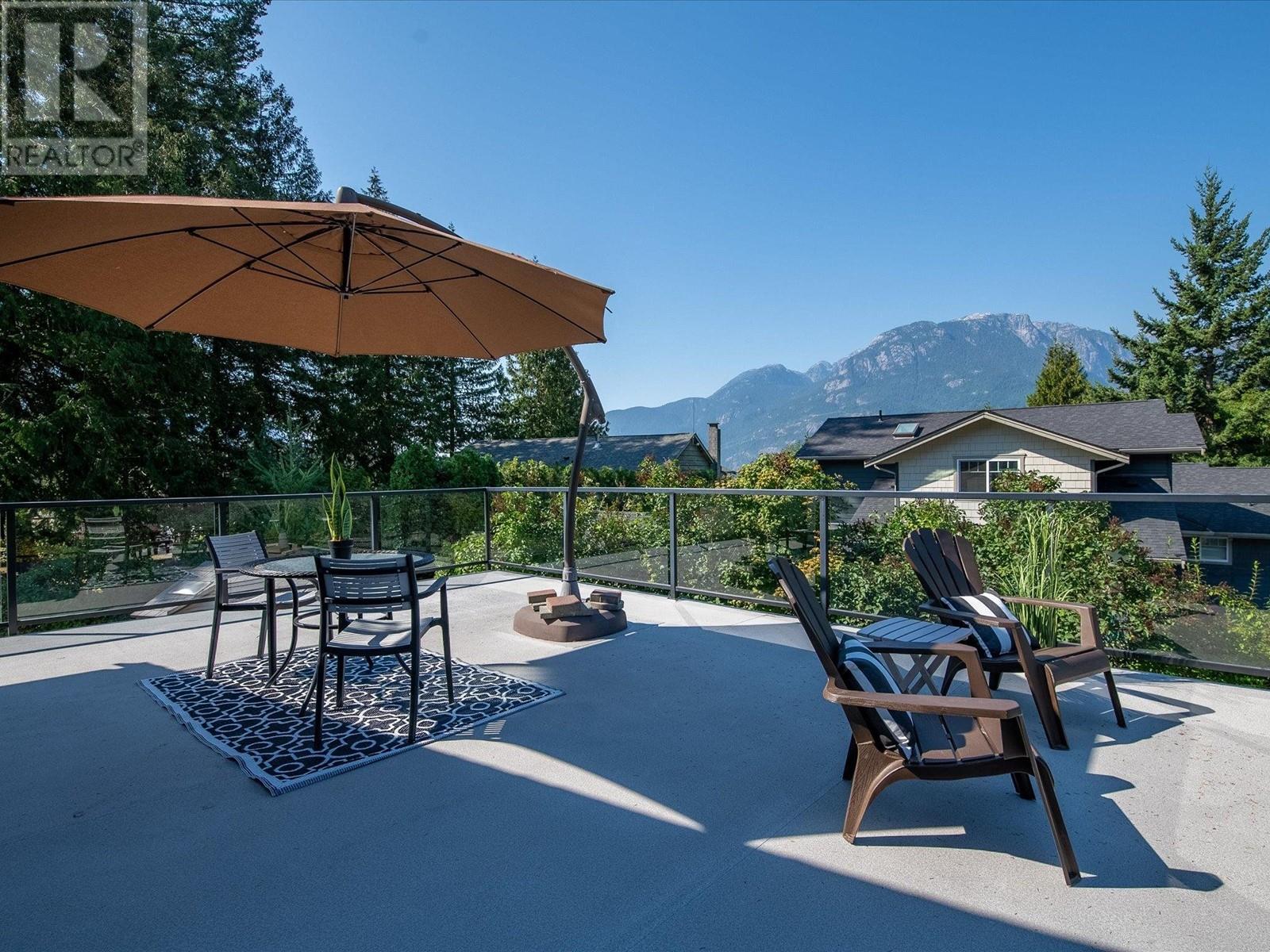 2360 Friedel Crescent, Squamish, British Columbia  V8B 0P3 - Photo 6 - R2828515