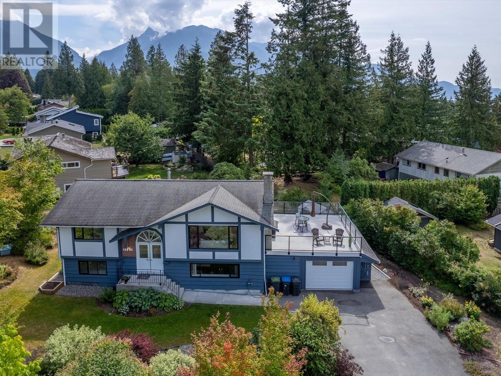 2360 Friedel Crescent, Squamish, British Columbia  V8B 0P3 - Photo 9 - R2828515