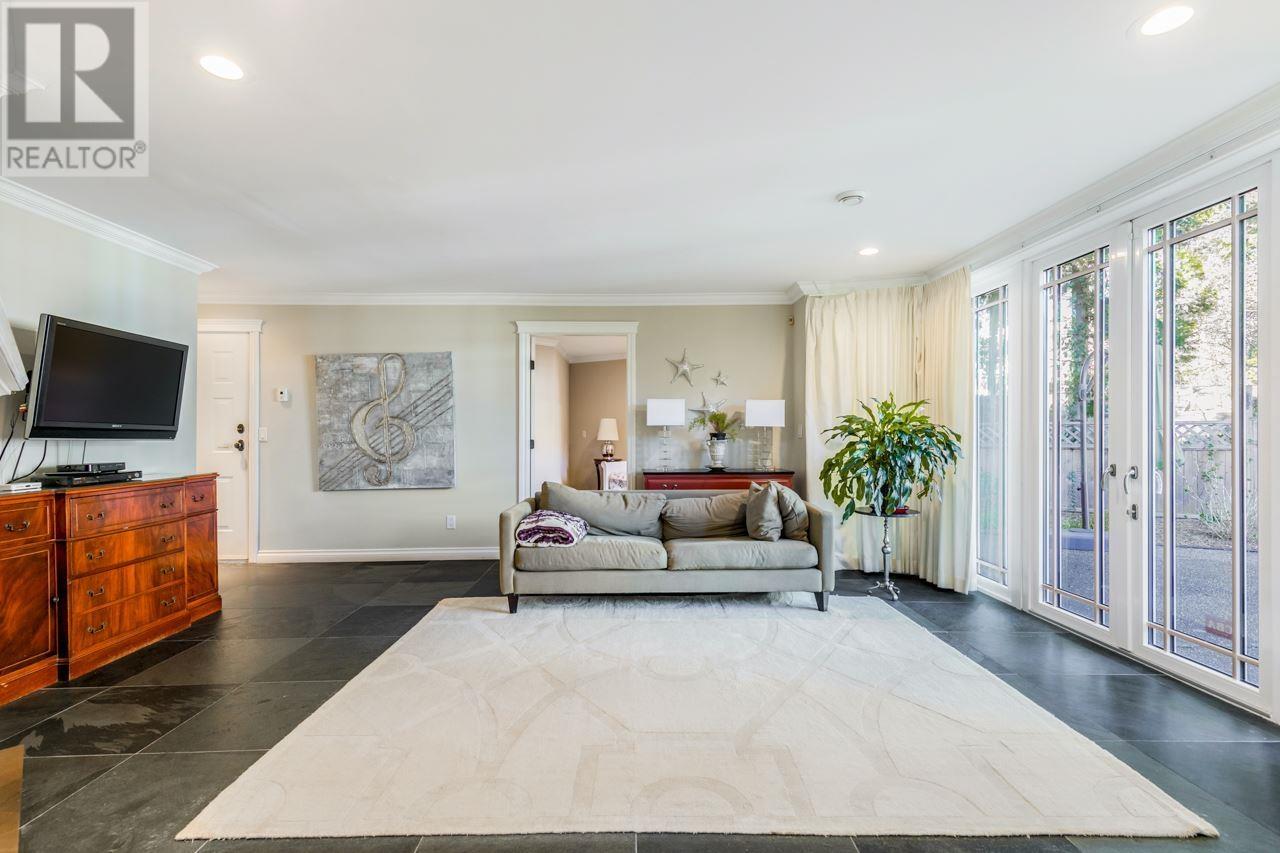53xx Sperling Avenue, Burnaby, British Columbia  V5E 2T5 - Photo 13 - R2828520