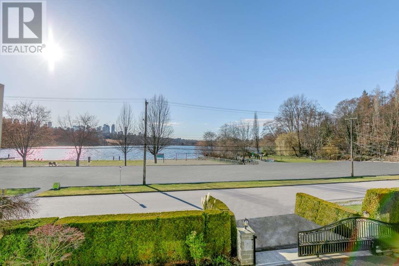 53xx Sperling Avenue, Burnaby, British Columbia  V5E 2T5 - Photo 5 - R2828520