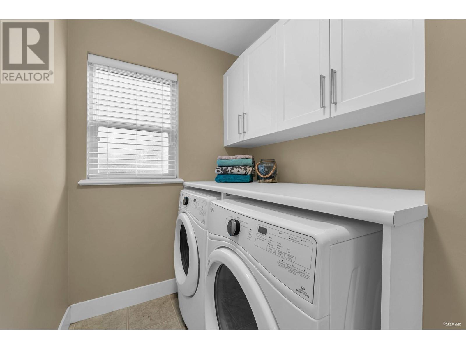 10509 Robertson Street, Maple Ridge, British Columbia  V2W 0H8 - Photo 16 - R2828347