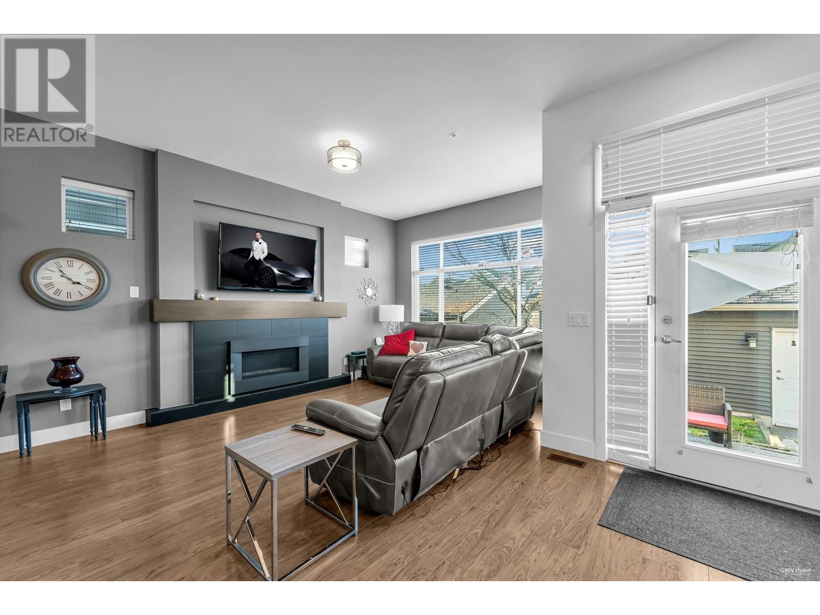 10509 Robertson Street, Maple Ridge, British Columbia  V2W 0H8 - Photo 9 - R2828347