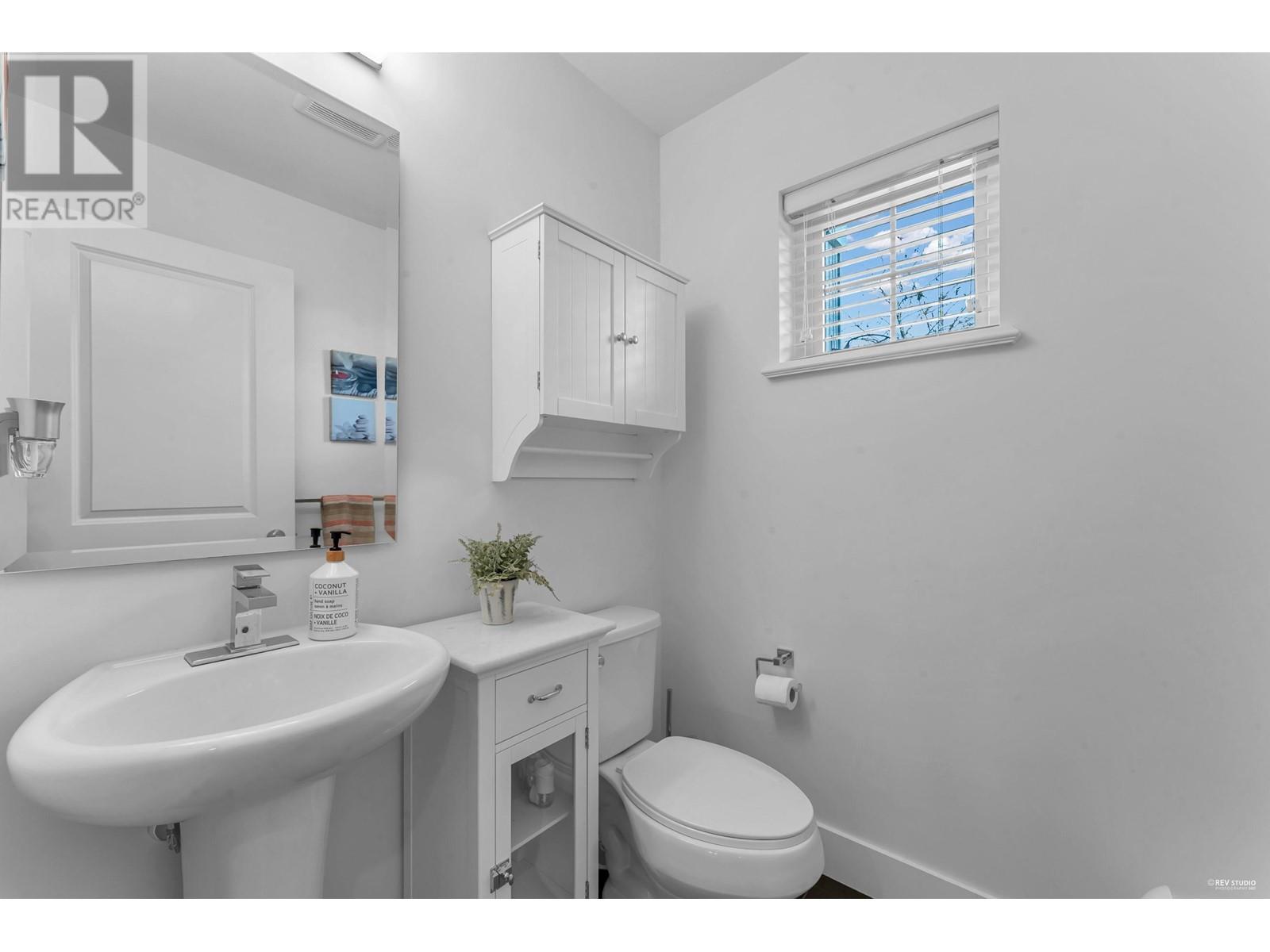 10509 Robertson Street, Maple Ridge, British Columbia  V2W 0H8 - Photo 7 - R2828347