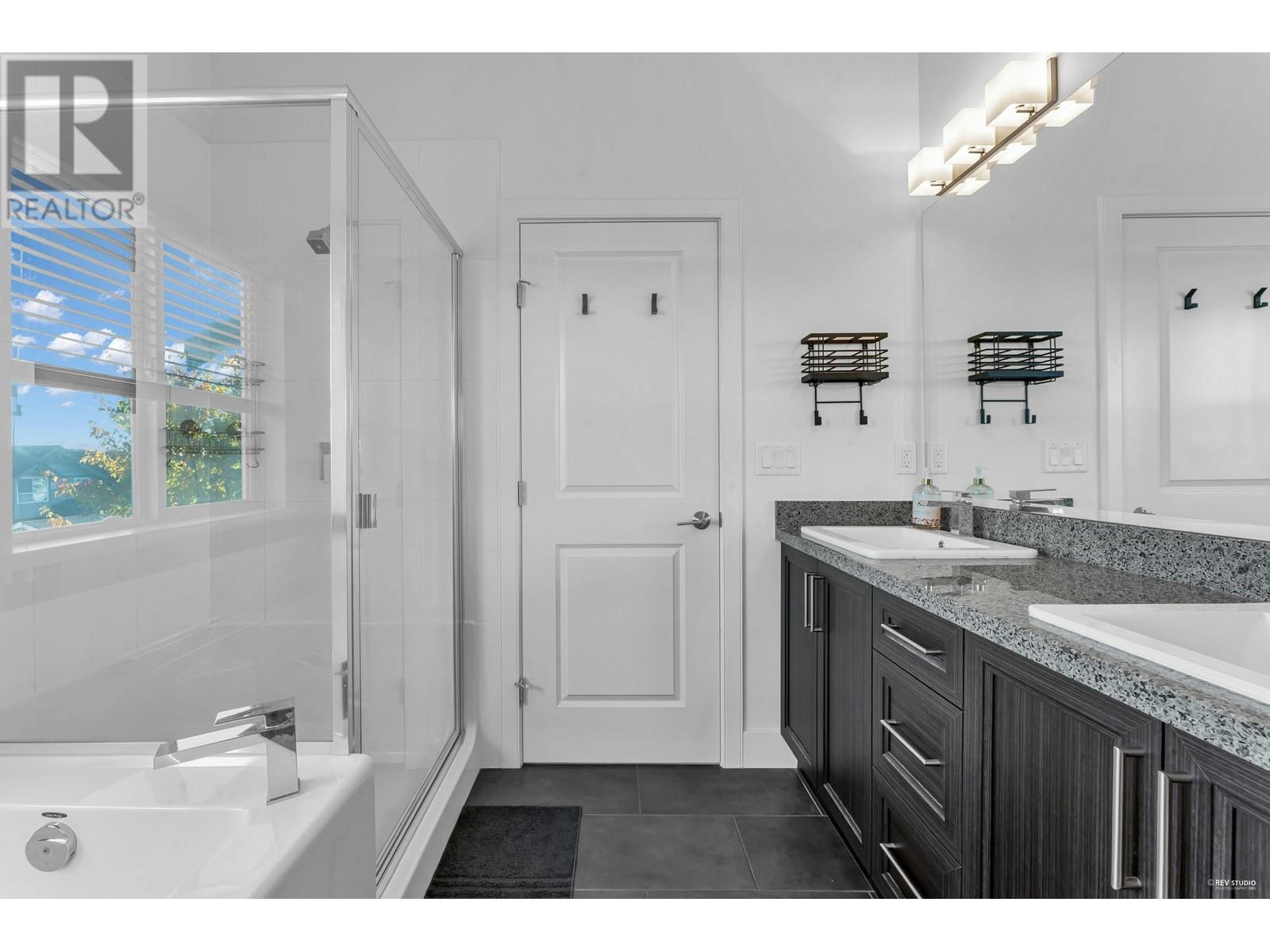 10509 Robertson Street, Maple Ridge, British Columbia  V2W 0H8 - Photo 14 - R2828347