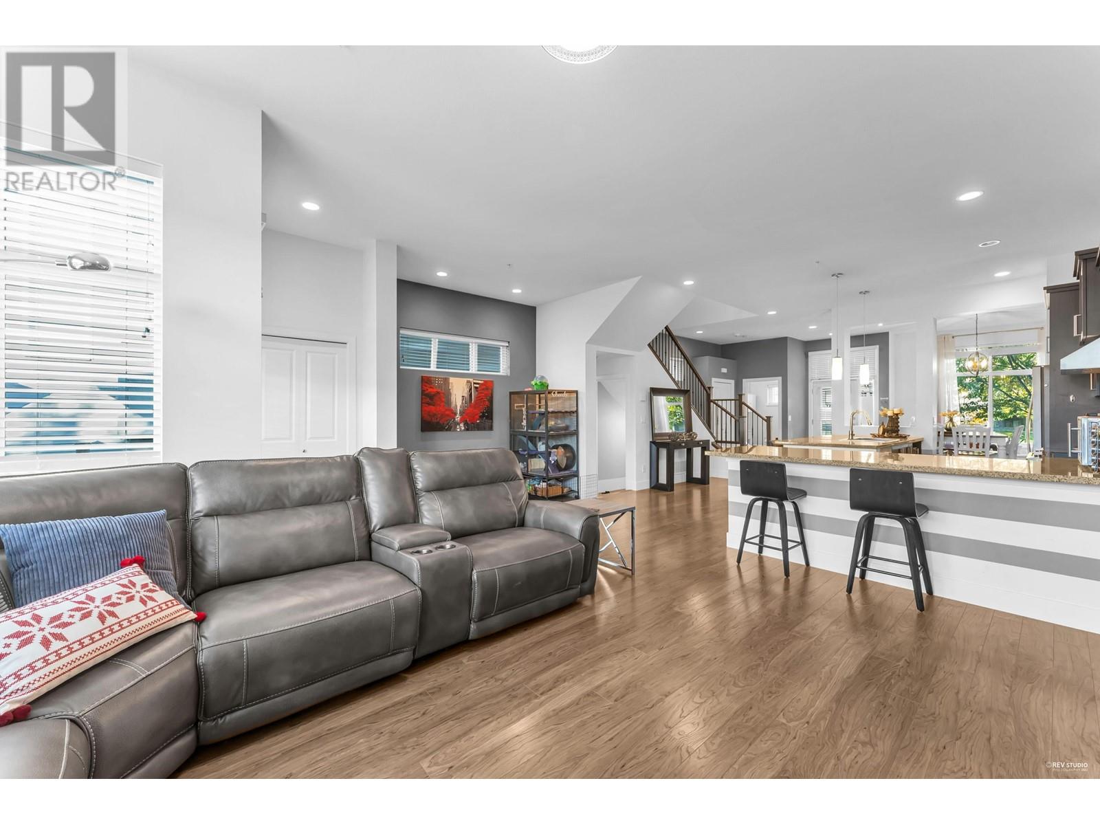 10509 Robertson Street, Maple Ridge, British Columbia  V2W 0H8 - Photo 6 - R2828347