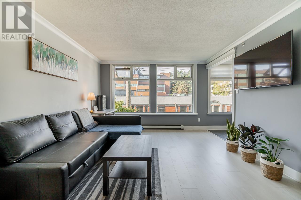 302 720 Carnarvon Street, New Westminster, British Columbia  V3M 6S2 - Photo 2 - R2827782