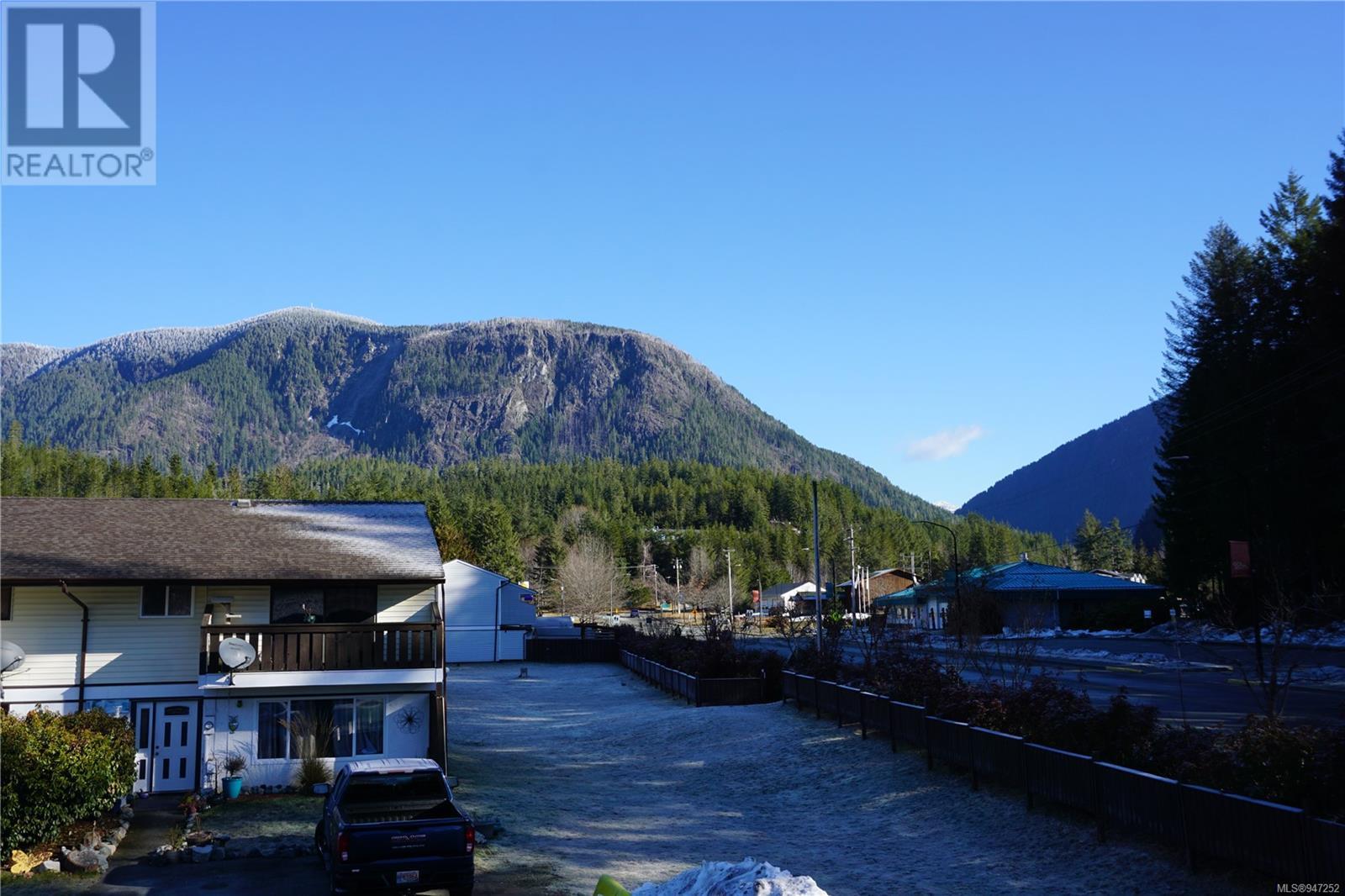 8 500 Muchalat Pl, Gold River, British Columbia  V0P 1G0 - Photo 30 - 947252