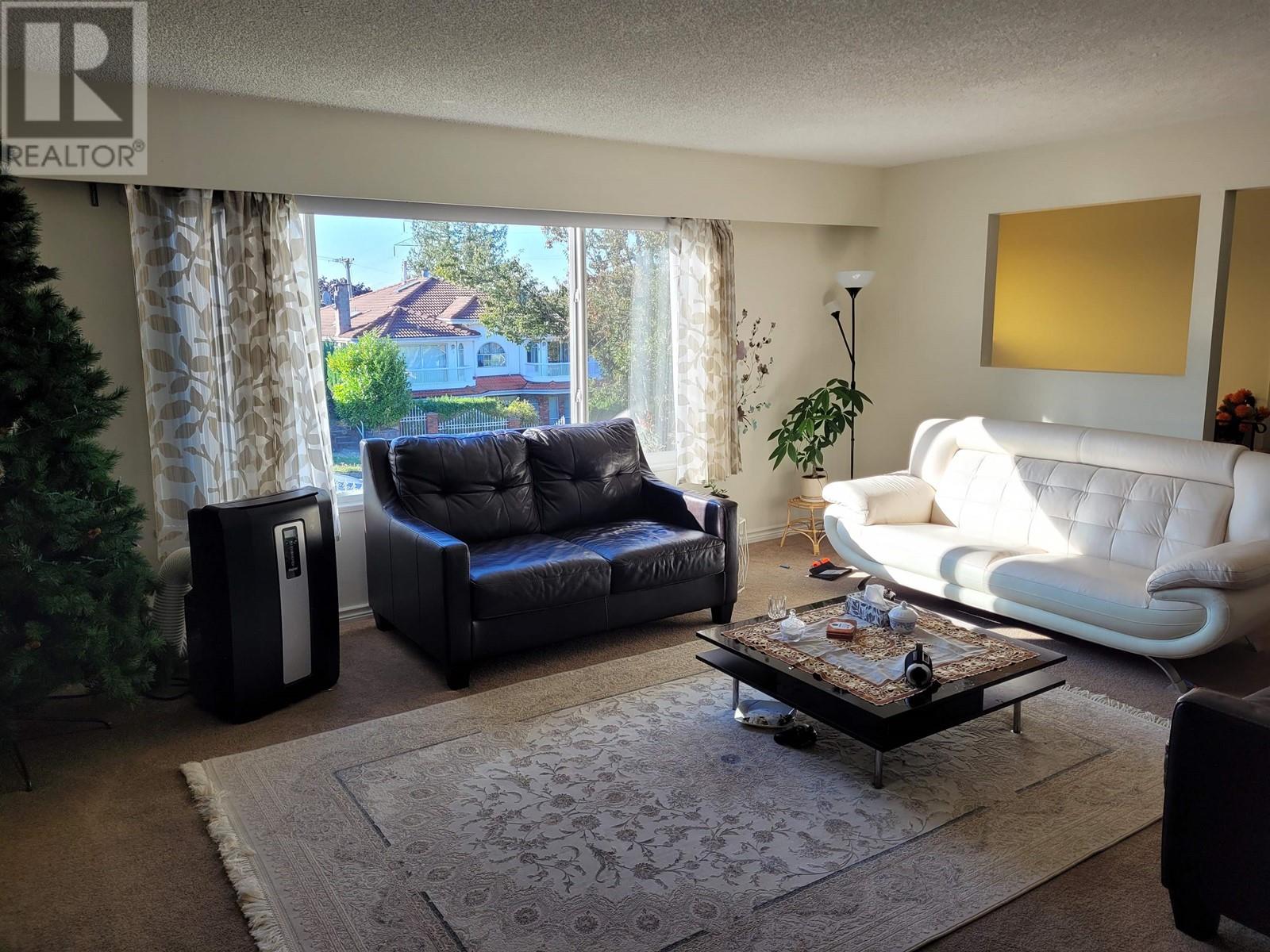 3747 Union Street, Burnaby, British Columbia  V5C 2W2 - Photo 2 - R2826373