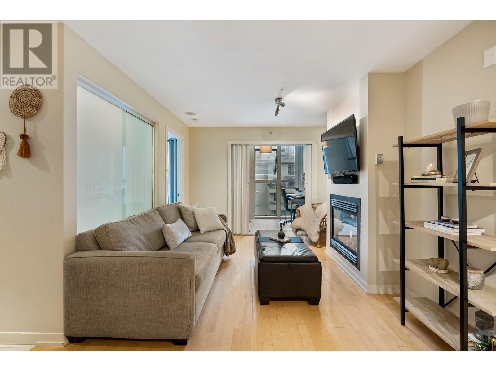 705 969 Richards Street, Vancouver, British Columbia  V6B 1A8 - Photo 2 - R2828562