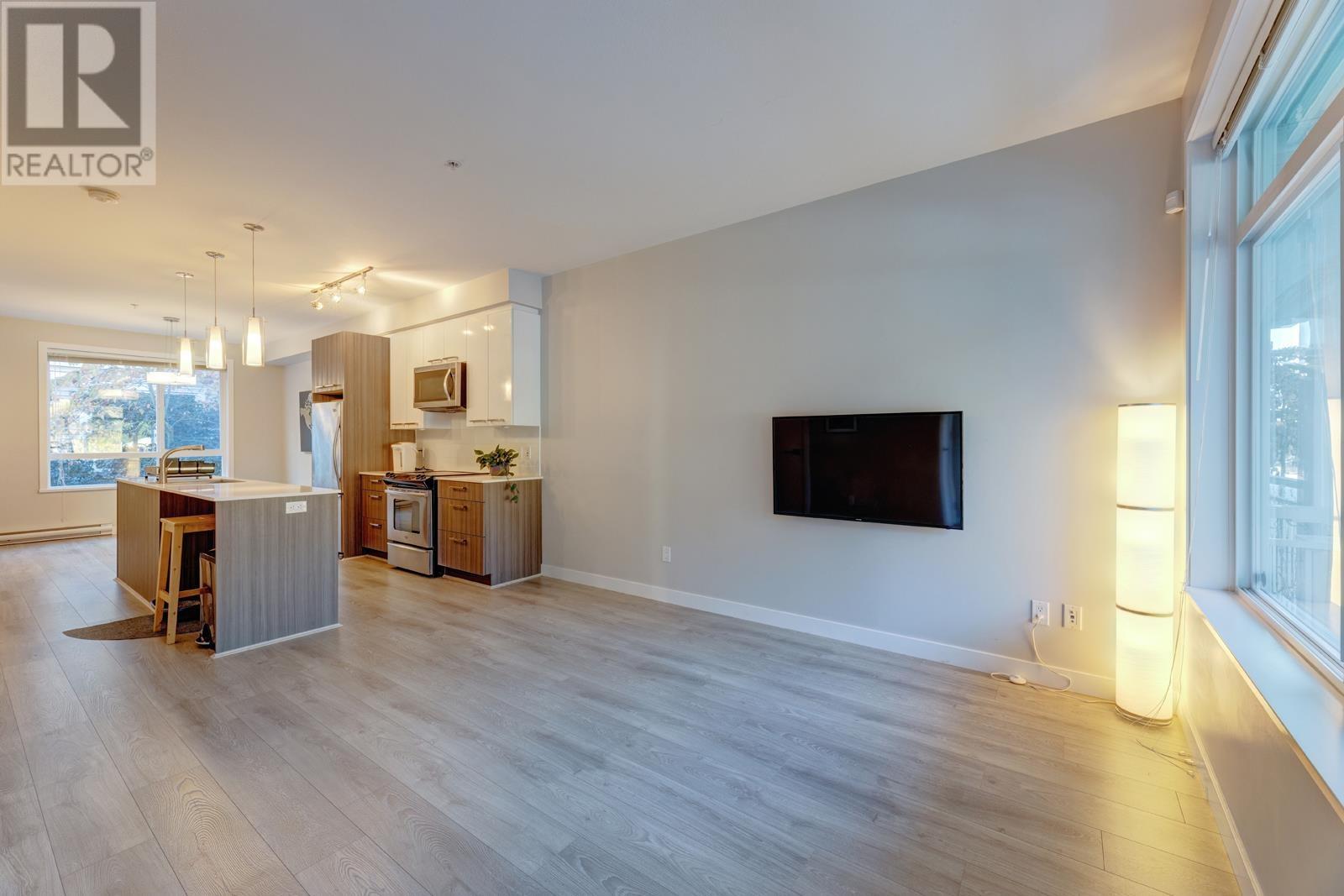 21 638 Regan Avenue, Coquitlam, British Columbia  V3J 0E6 - Photo 3 - R2828524