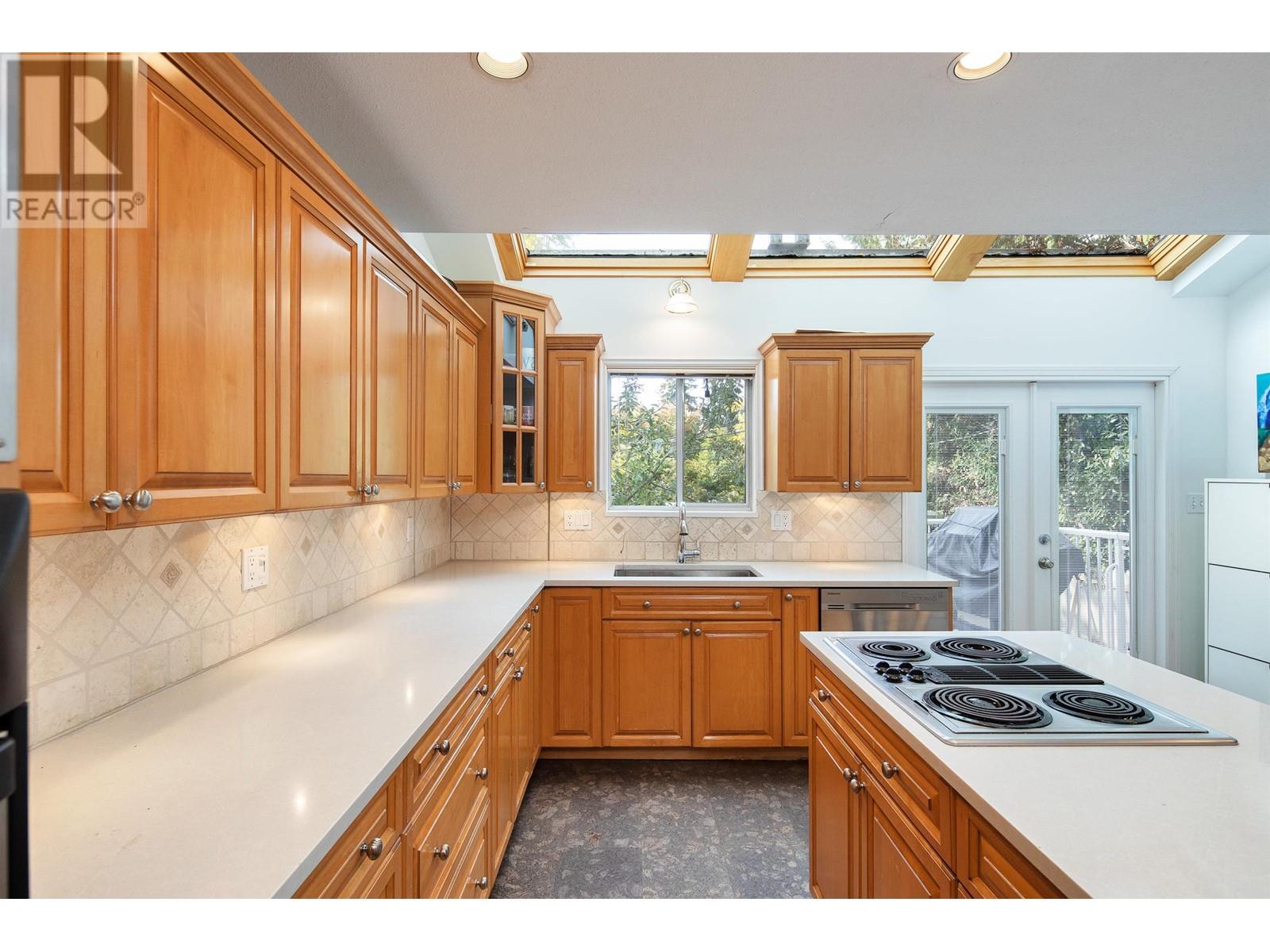 6207 Dunbar Street, Vancouver, British Columbia  V6N 1X3 - Photo 7 - R2828571