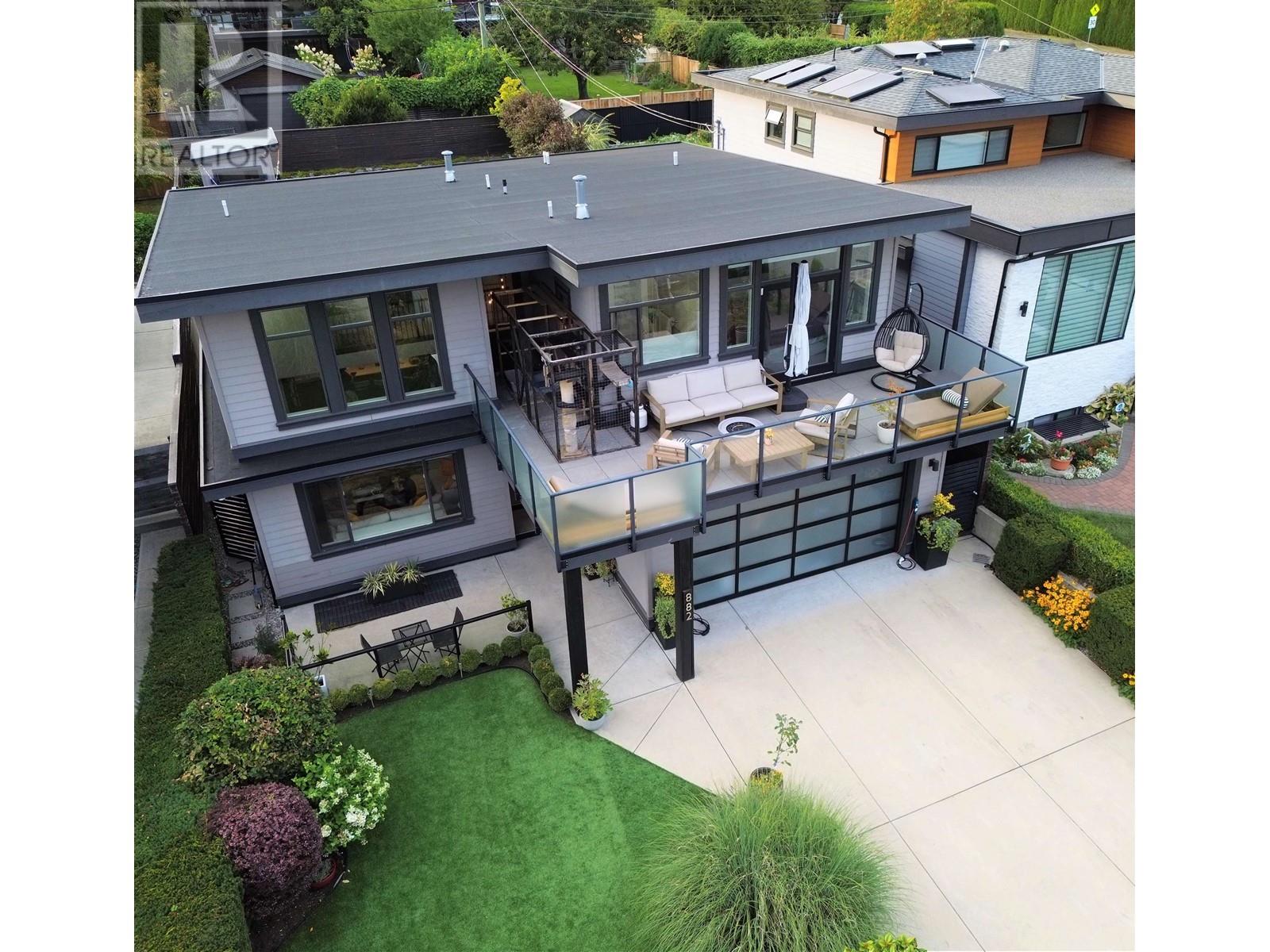 882 WHITCHURCH, north vancouver, British Columbia