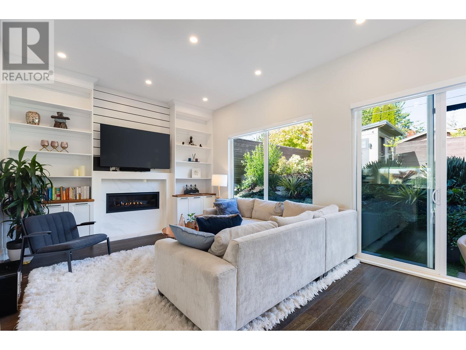 882 Whitchurch, North Vancouver, British Columbia  V7L 2A4 - Photo 10 - R2828589