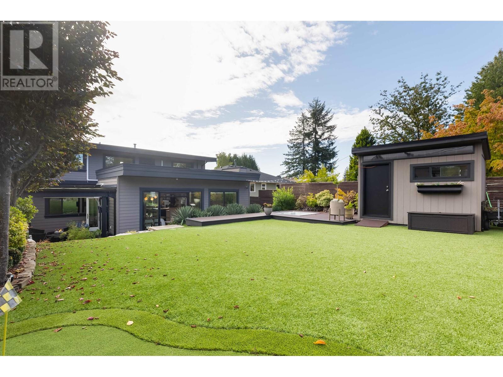 882 Whitchurch, North Vancouver, British Columbia  V7L 2A4 - Photo 12 - R2828589