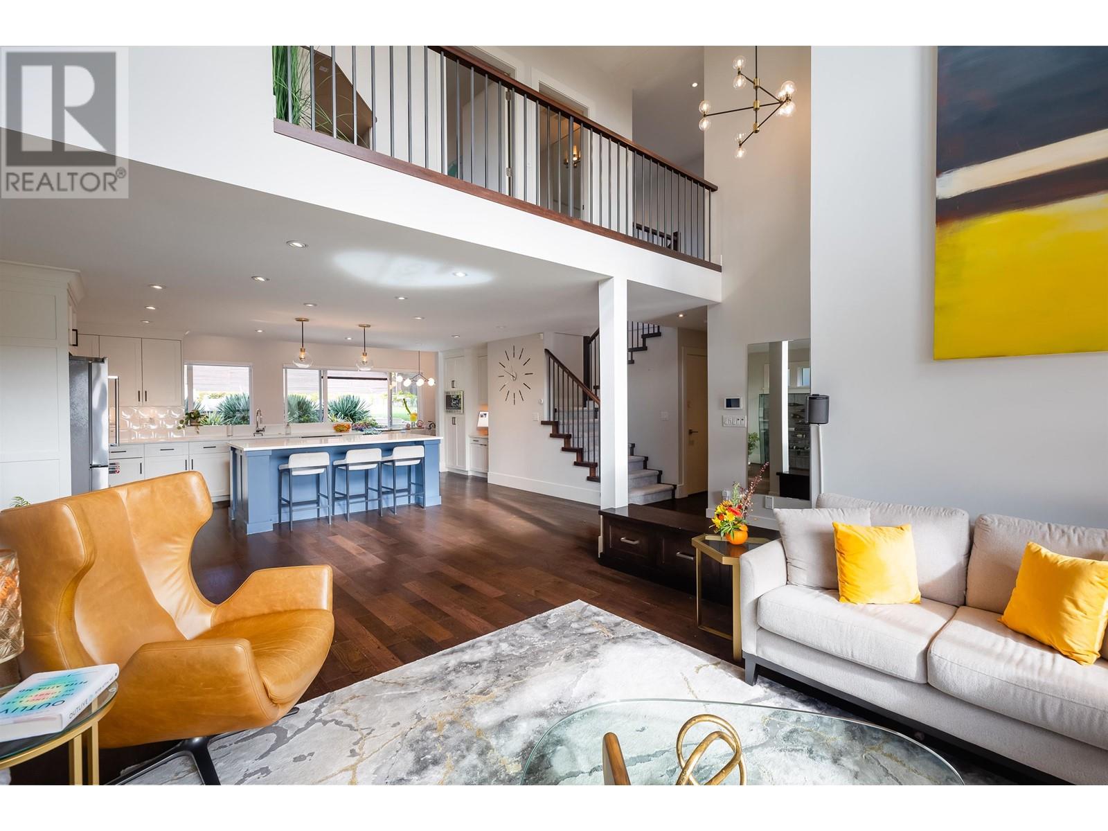 882 Whitchurch, North Vancouver, British Columbia  V7L 2A4 - Photo 4 - R2828589