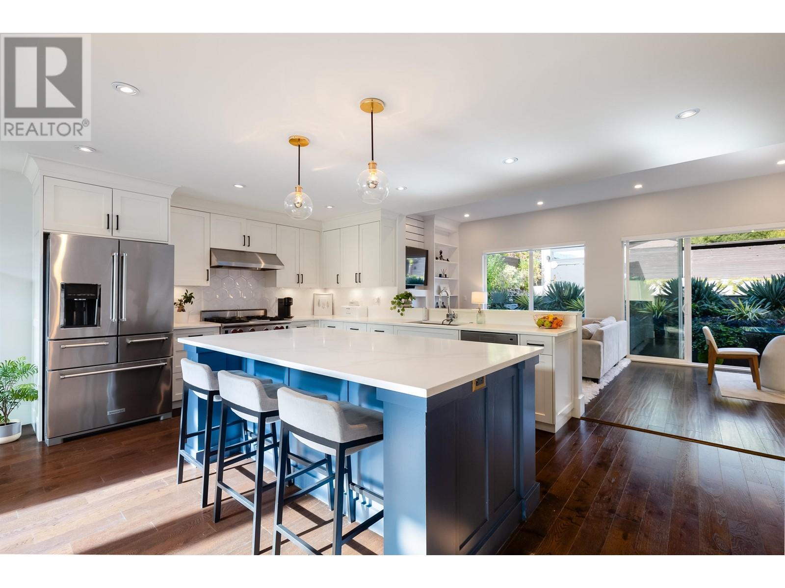 882 Whitchurch, North Vancouver, British Columbia  V7L 2A4 - Photo 5 - R2828589