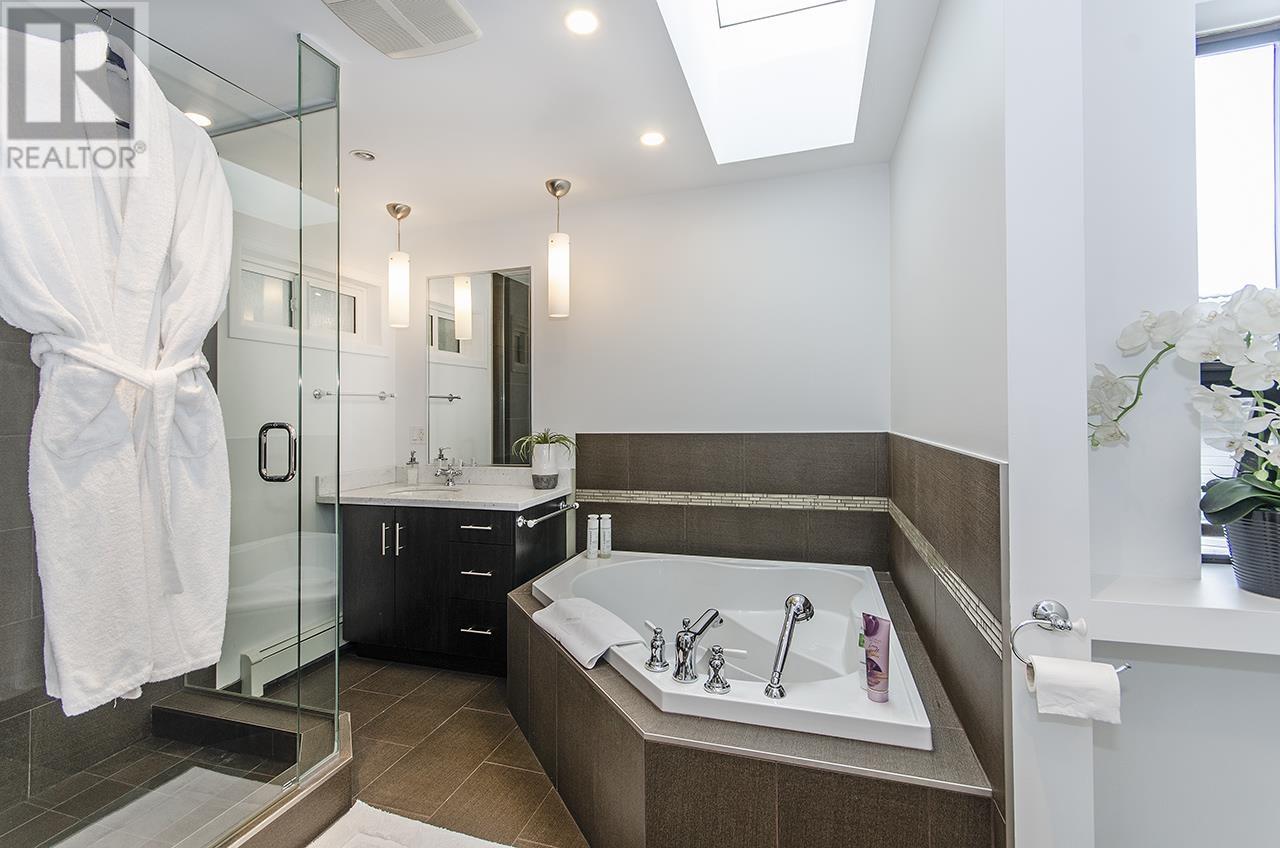 1280 Marsden Court, Burnaby, British Columbia  V5A 3N3 - Photo 26 - R2827317