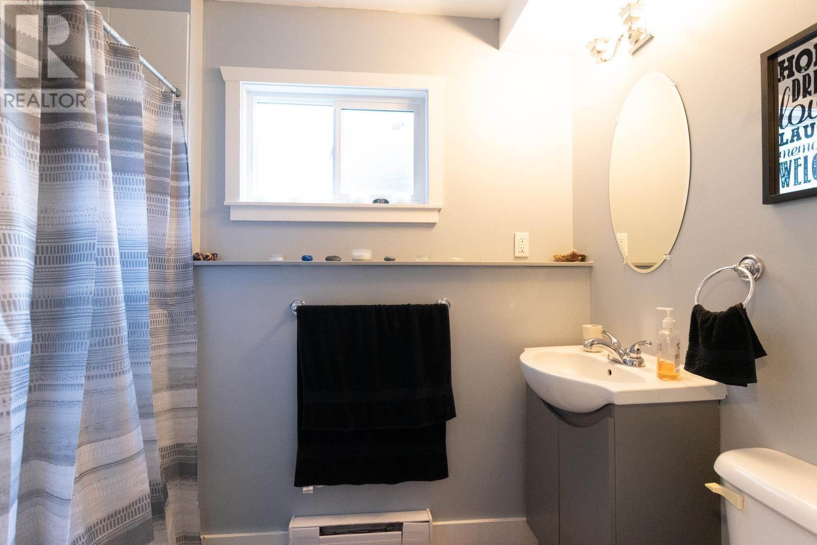 4642 Cochrane Road, Madeira Park, British Columbia  V0N 2H1 - Photo 20 - R2821401
