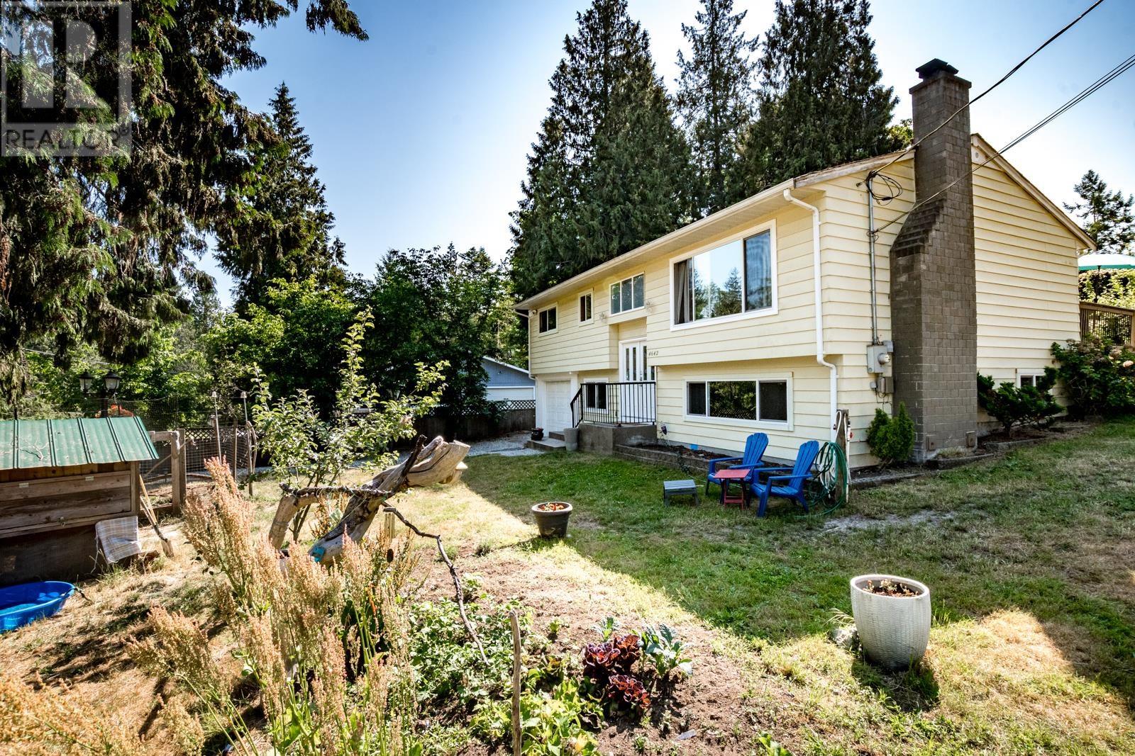 4642 Cochrane Road, Madeira Park, British Columbia  V0N 2H1 - Photo 3 - R2821401