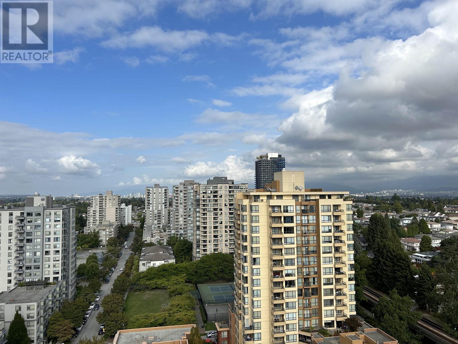 2108 3663 CROWLEY DRIVE, vancouver, British Columbia