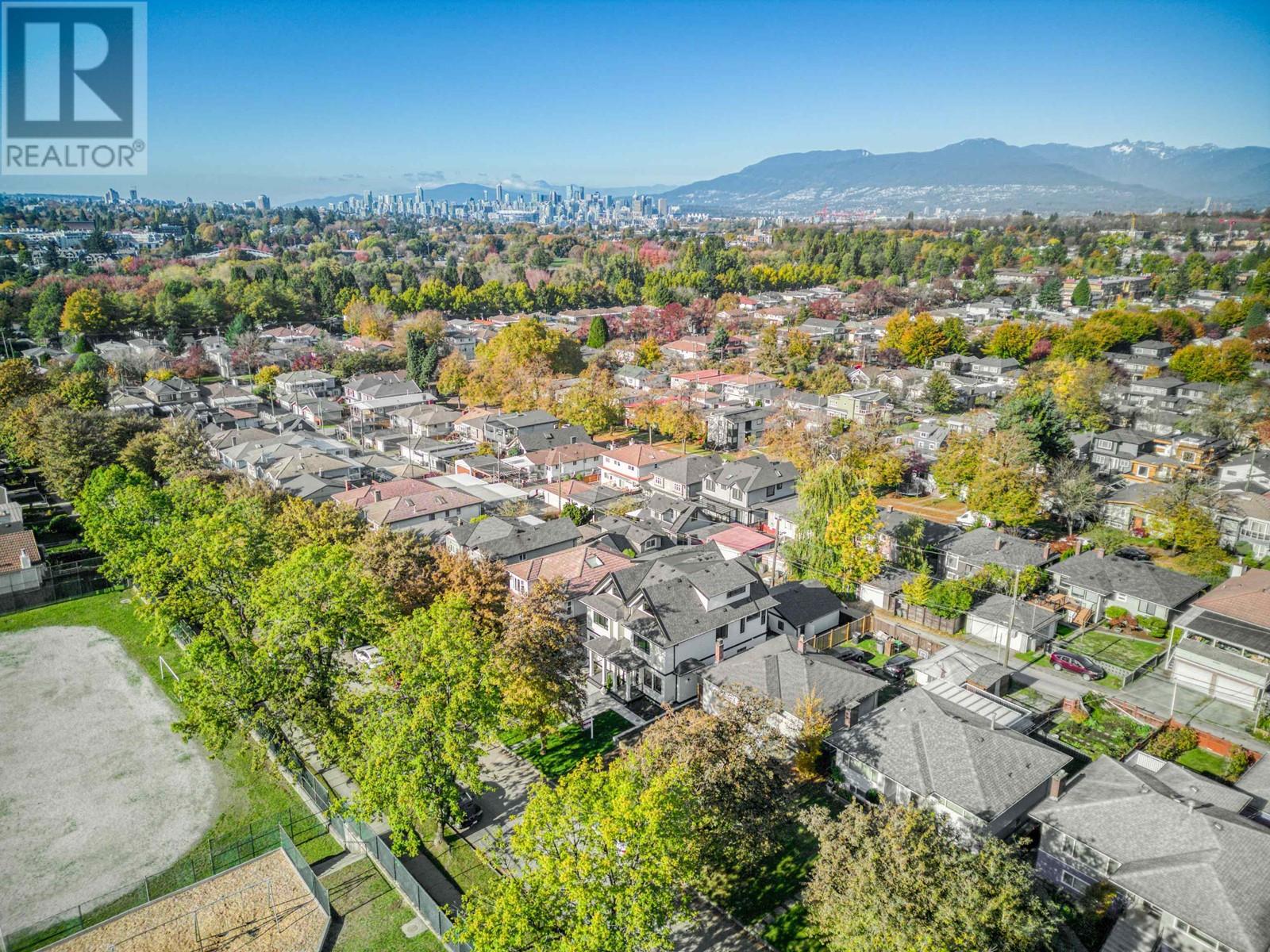 1 2537 E 20th Avenue, Vancouver, British Columbia  V5M 2T5 - Photo 2 - R2827420