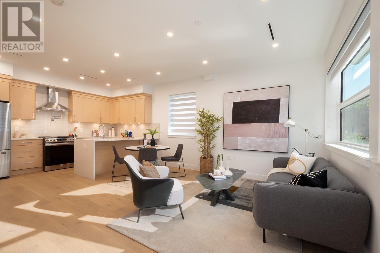 3055 E 8TH AVENUE, vancouver, British Columbia