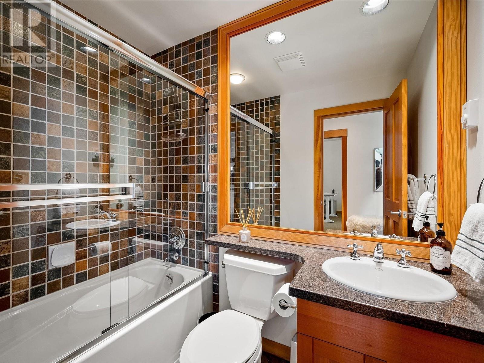 8315 Glen Abbey Lane, Whistler, British Columbia  V8E 1J7 - Photo 13 - R2828642