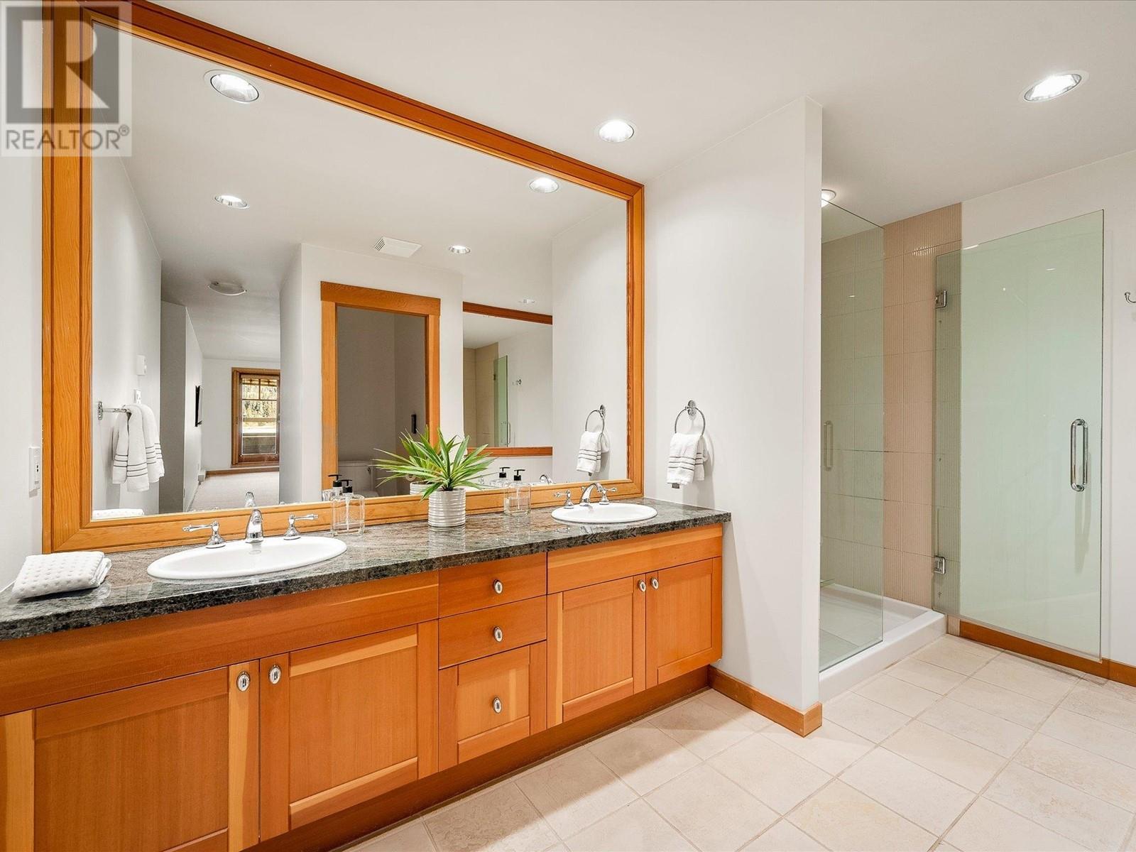 8315 Glen Abbey Lane, Whistler, British Columbia  V8E 1J7 - Photo 17 - R2828642