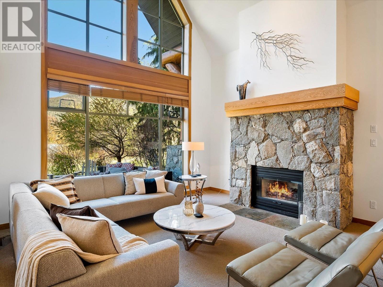 8315 Glen Abbey Lane, Whistler, British Columbia  V8E 1J7 - Photo 4 - R2828642