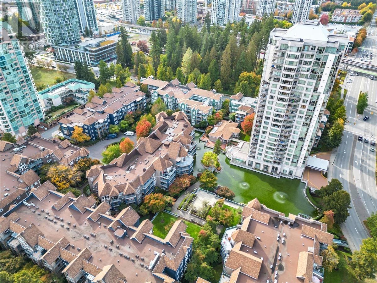202 3075 Primrose Lane, Coquitlam, British Columbia  V3B 7S2 - Photo 2 - R2828660