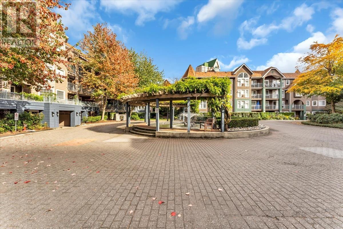 202 3075 Primrose Lane, Coquitlam, British Columbia  V3B 7S2 - Photo 5 - R2828660