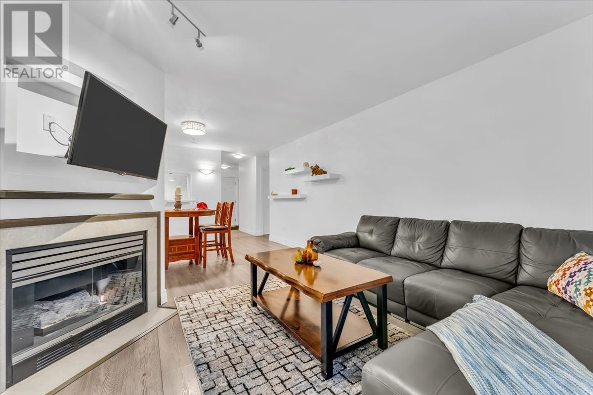 202 3075 Primrose Lane, Coquitlam, British Columbia  V3B 7S2 - Photo 9 - R2828660