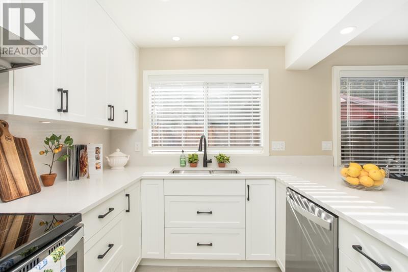 5 5311 Lackner Crescent, Richmond, British Columbia  V7E 6B7 - Photo 3 - R2828663