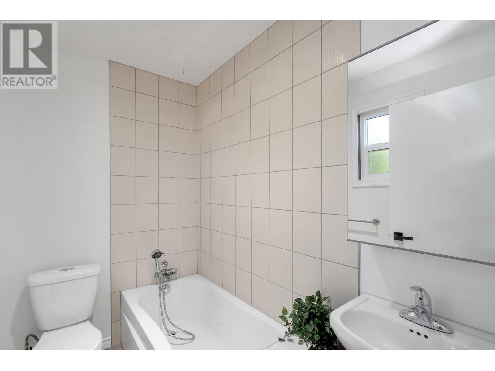 12117 Schmidt Crescent, Maple Ridge, British Columbia  V2X 8A2 - Photo 20 - R2828678