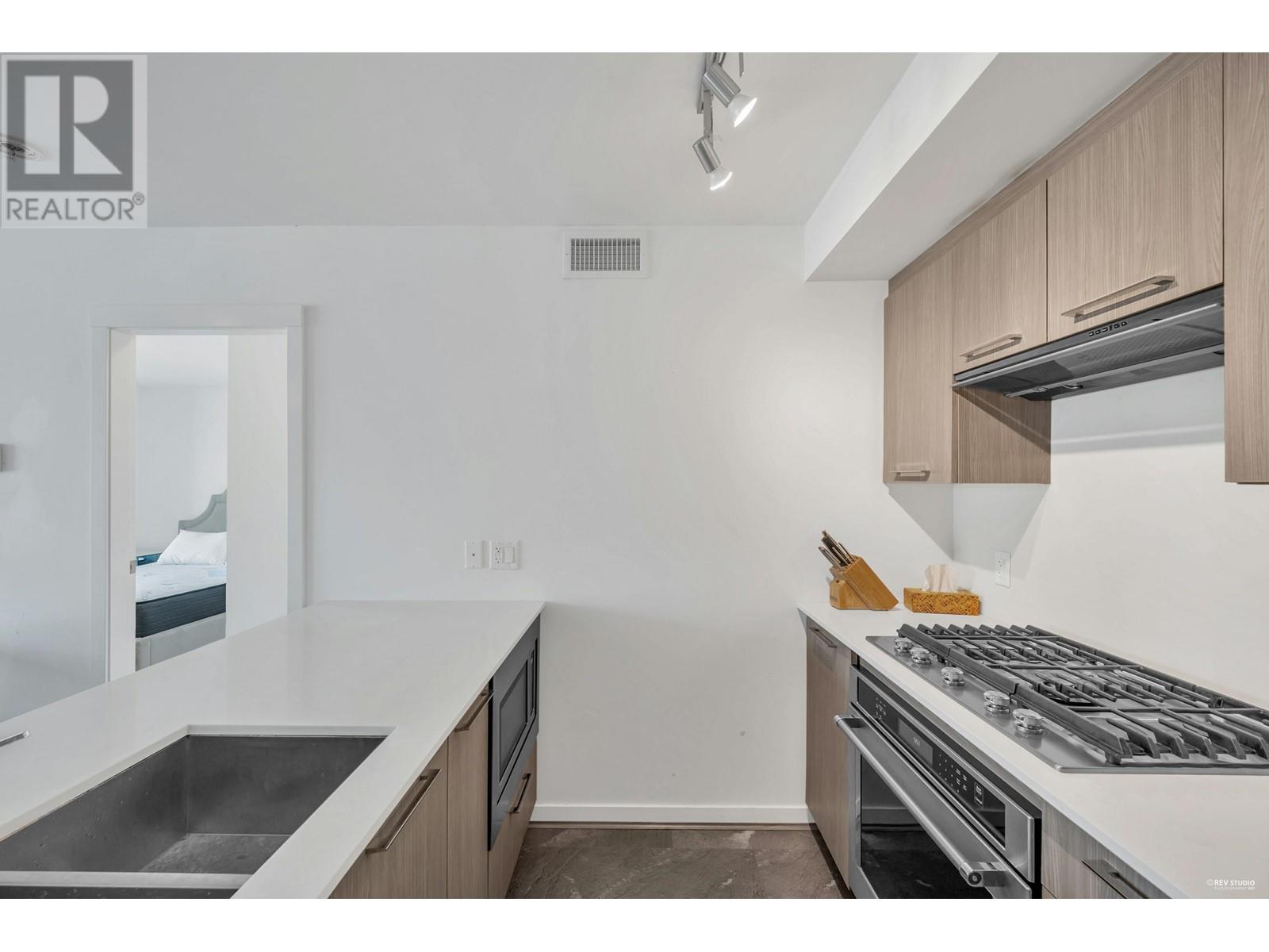 310 7688 Alderbridge Way, Richmond, British Columbia  V6X 0P7 - Photo 3 - R2828679