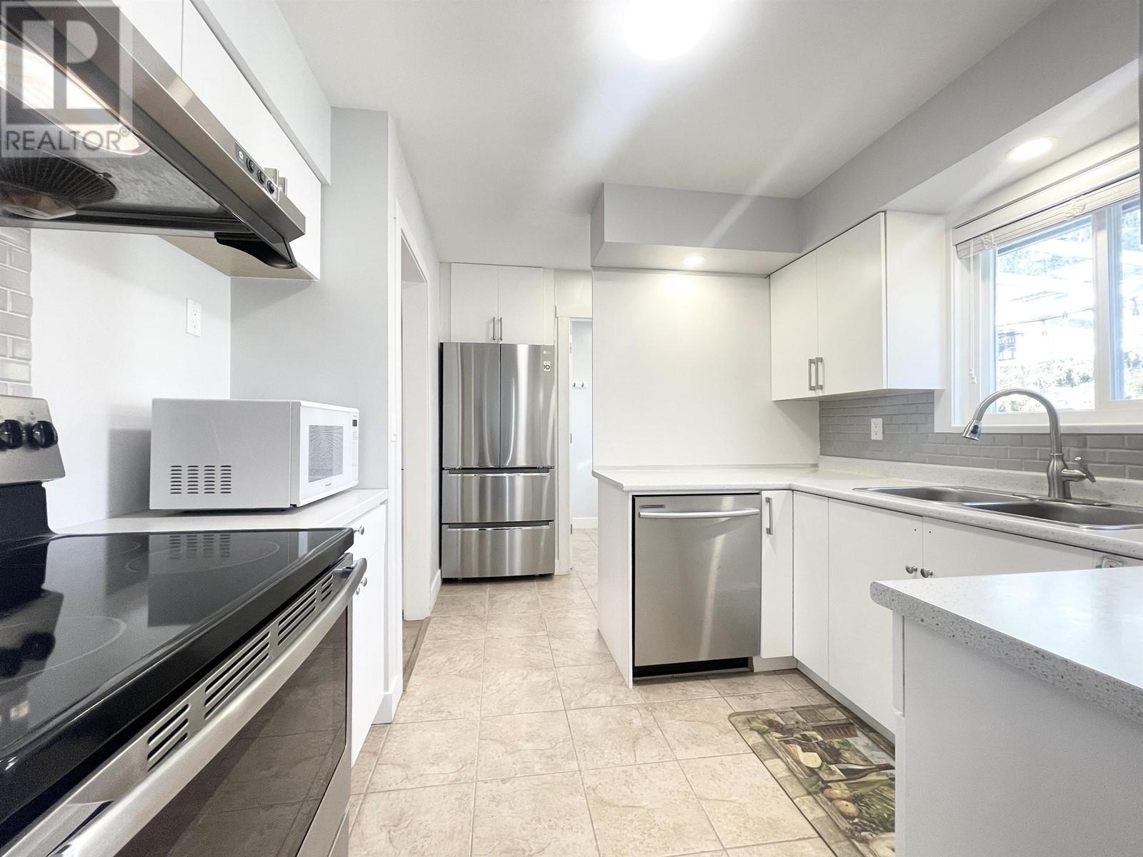 1621 Como Lake Avenue, Coquitlam, British Columbia  V3J 3P7 - Photo 7 - R2828624