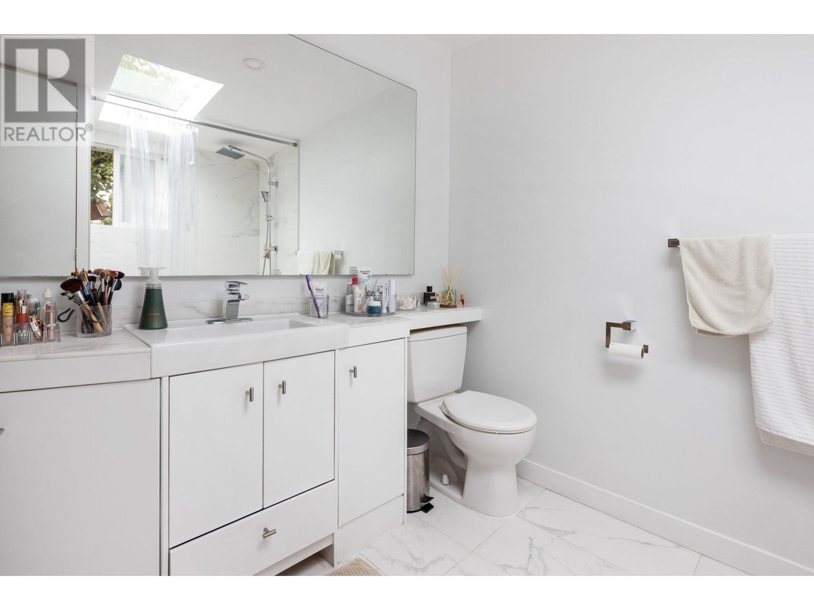 1332 Tatlow Avenue, North Vancouver, British Columbia  V7P 2Z6 - Photo 11 - R2828640