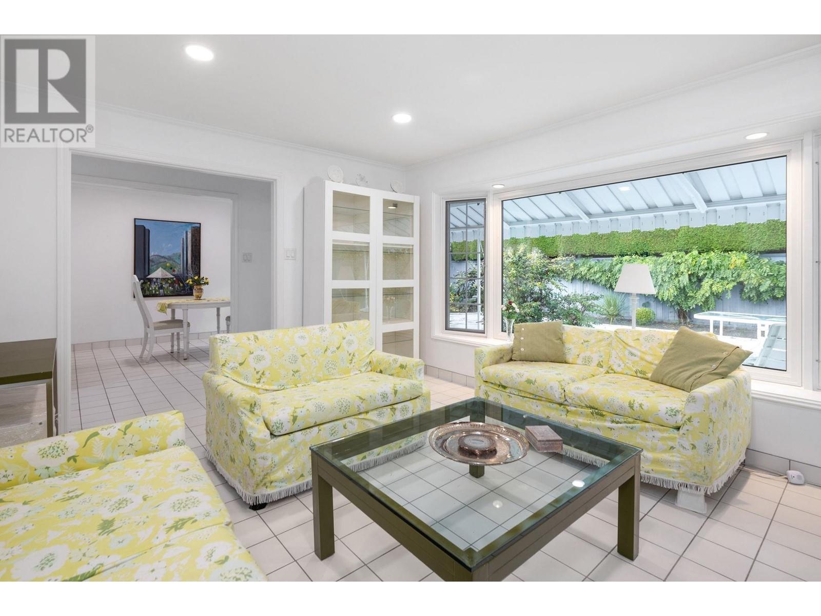 1332 Tatlow Avenue, North Vancouver, British Columbia  V7P 2Z6 - Photo 2 - R2828640