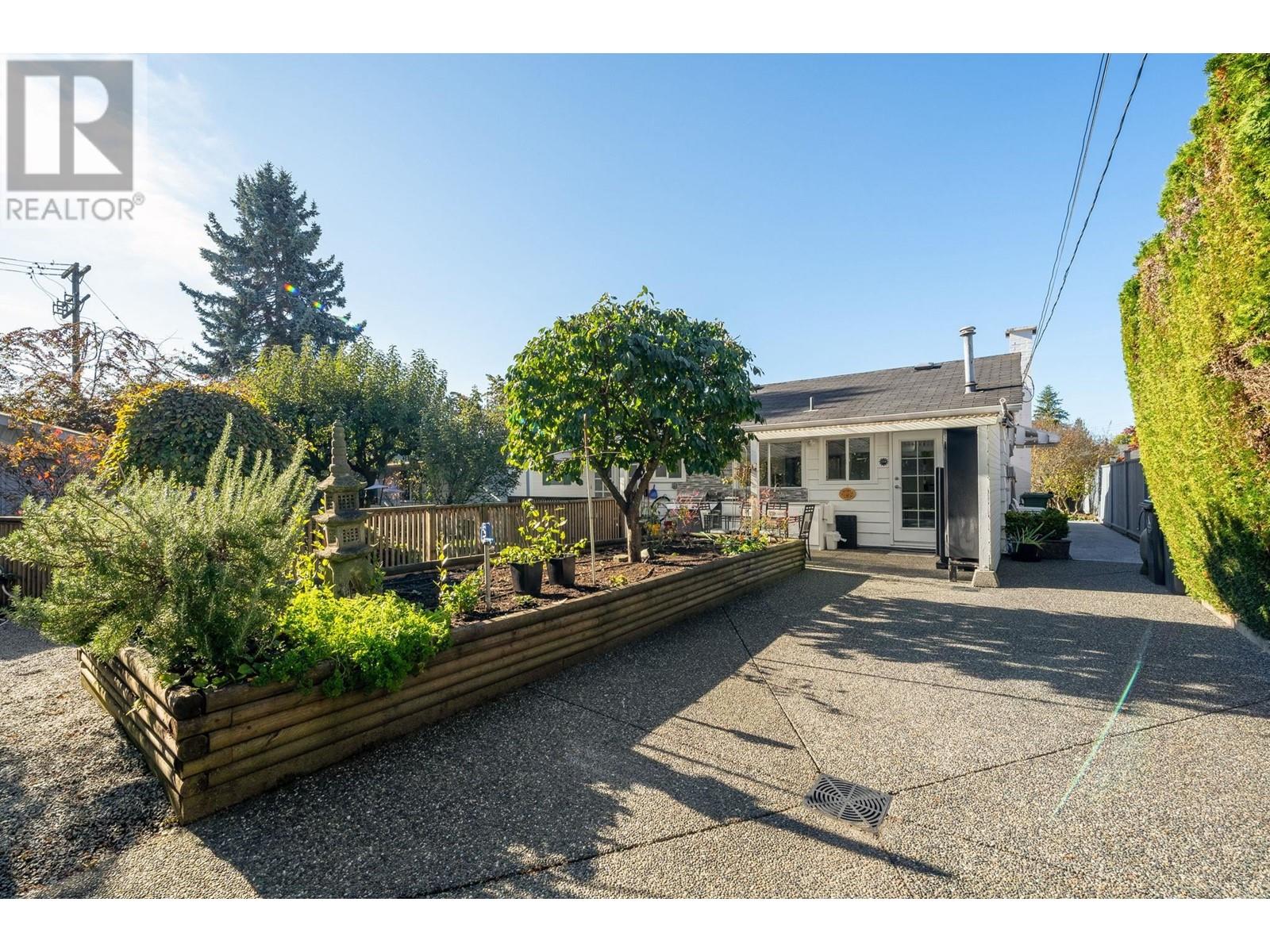 1332 Tatlow Avenue, North Vancouver, British Columbia  V7P 2Z6 - Photo 37 - R2828640