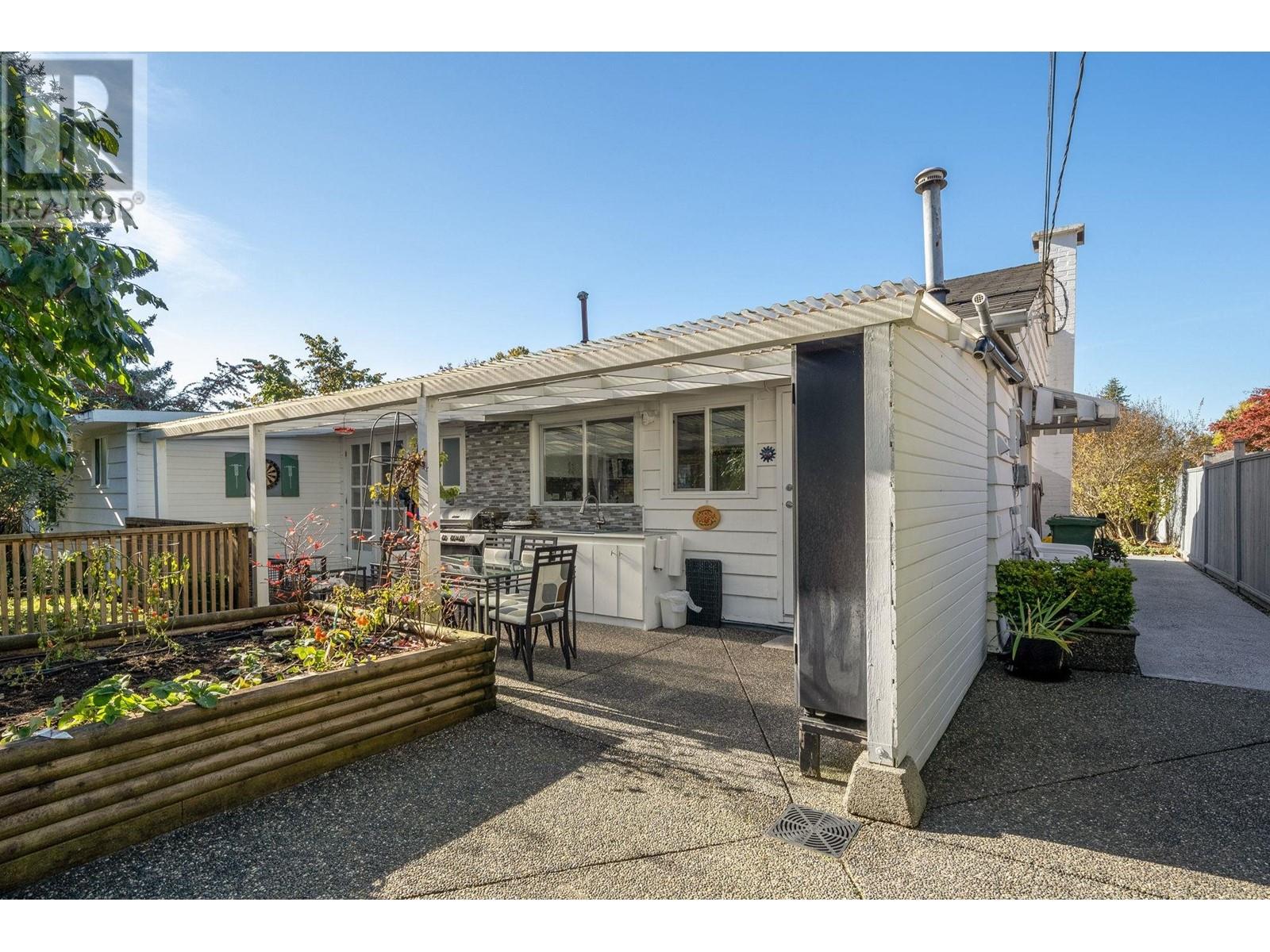 1332 Tatlow Avenue, North Vancouver, British Columbia  V7P 2Z6 - Photo 38 - R2828640