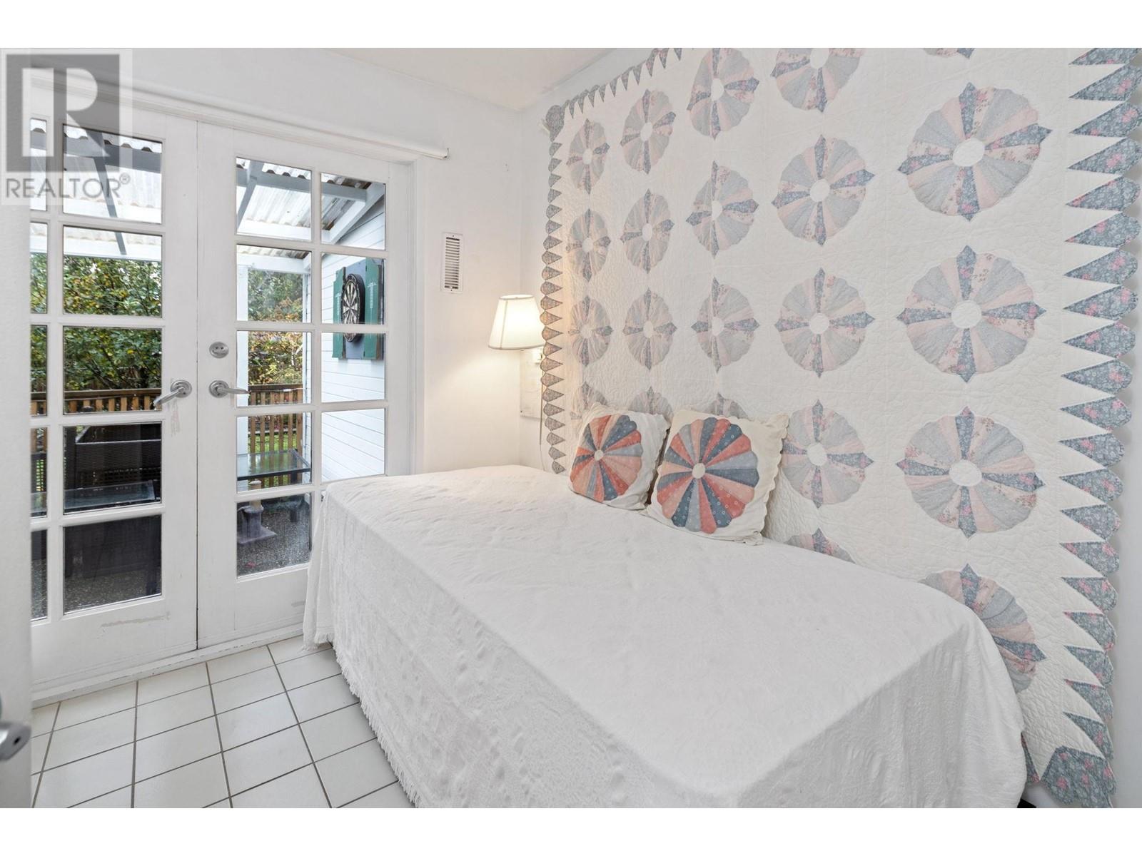 1332 Tatlow Avenue, North Vancouver, British Columbia  V7P 2Z6 - Photo 4 - R2828640