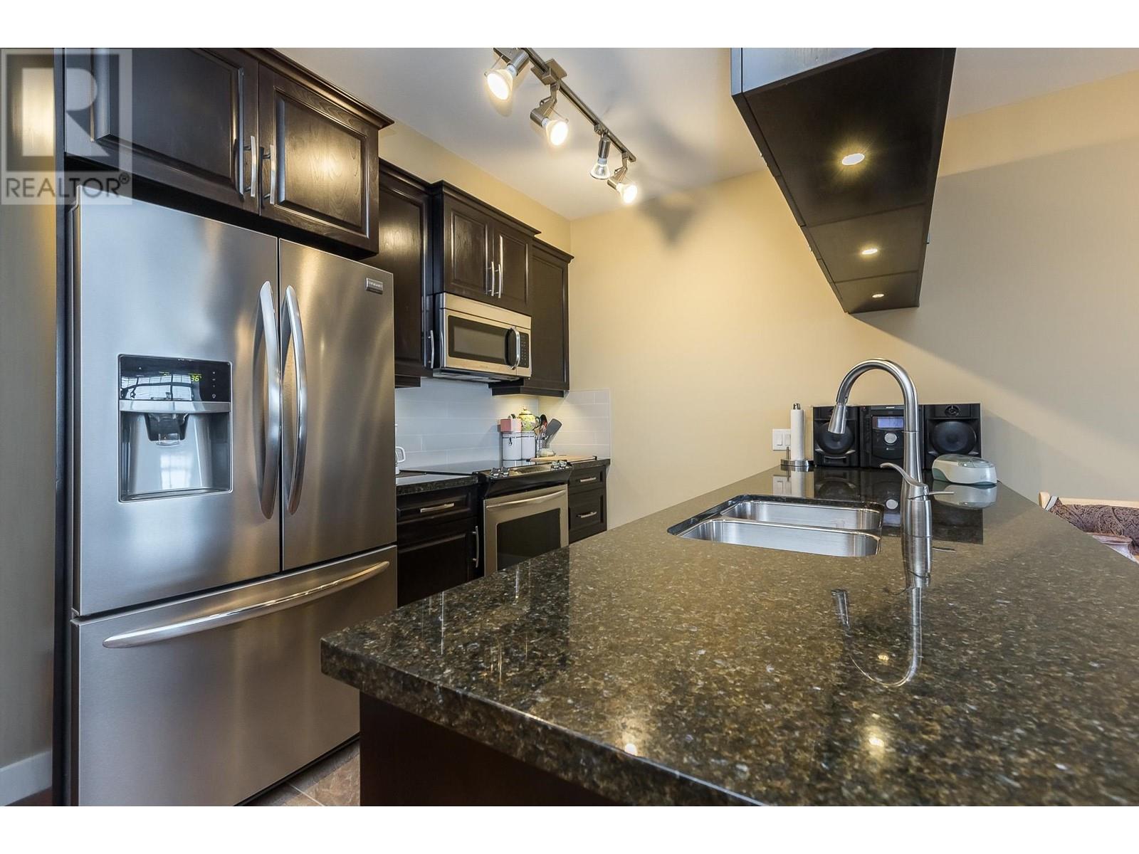 310 11887 Burnett Street, Maple Ridge, British Columbia  V2X 6P6 - Photo 4 - R2828681