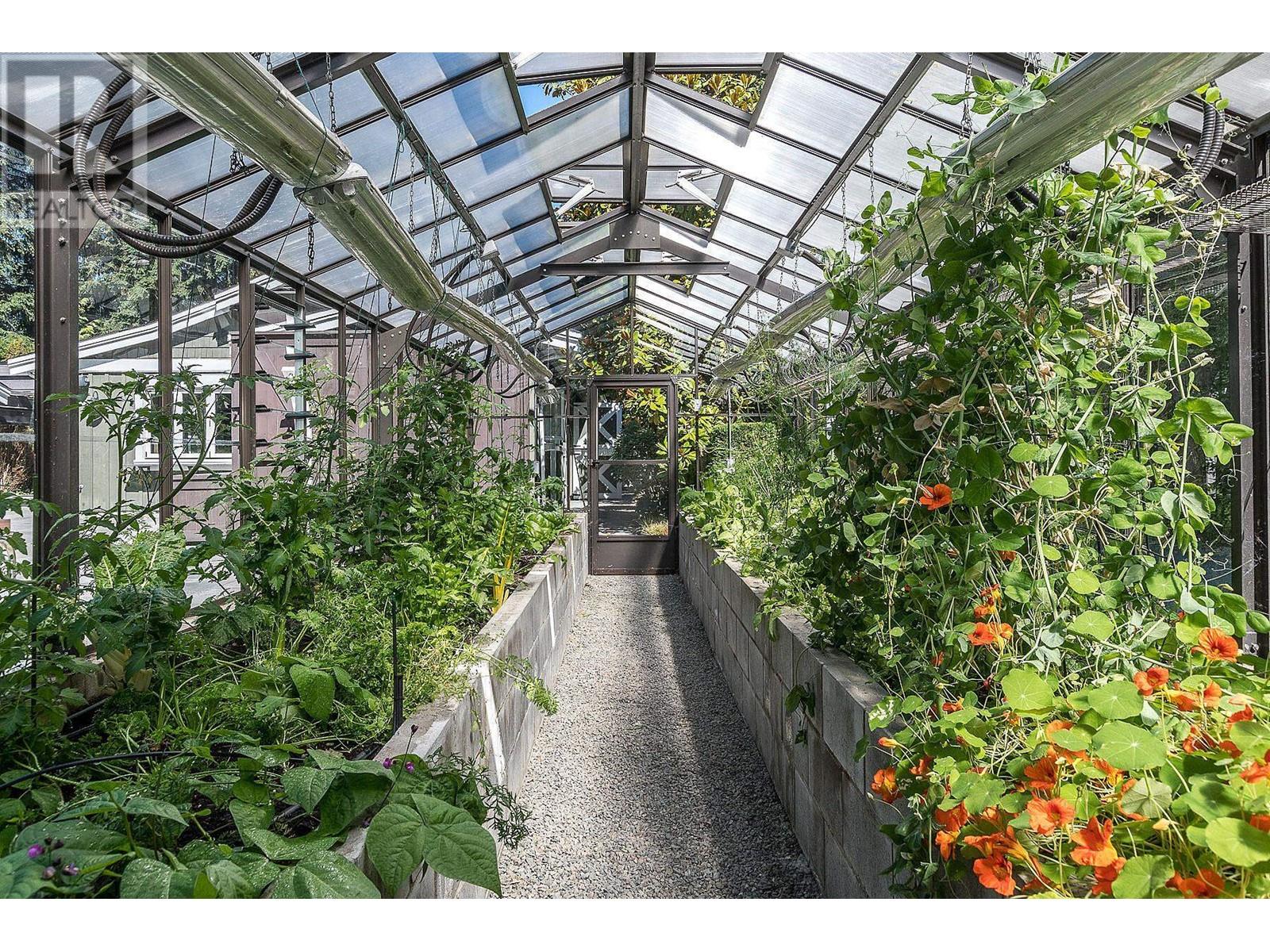 593 Riverside Drive, North Vancouver, British Columbia  V7H 1V4 - Photo 38 - R2791253