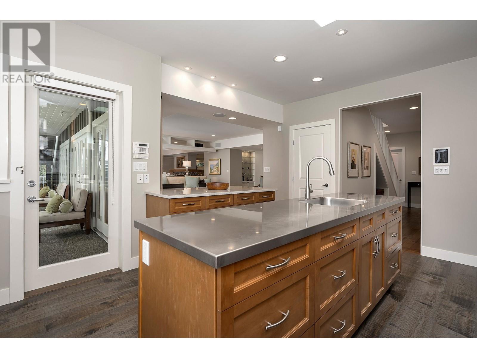 593 Riverside Drive, North Vancouver, British Columbia  V7H 1V4 - Photo 14 - R2791253