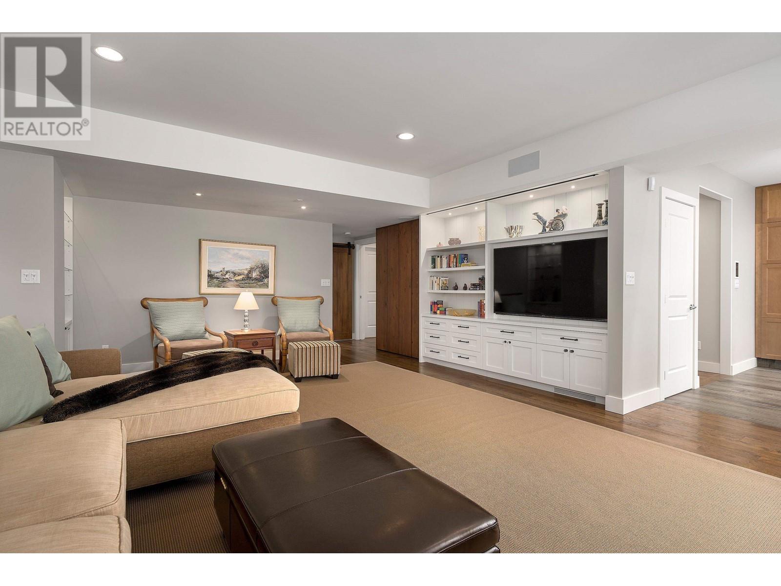 593 Riverside Drive, North Vancouver, British Columbia  V7H 1V4 - Photo 13 - R2791253